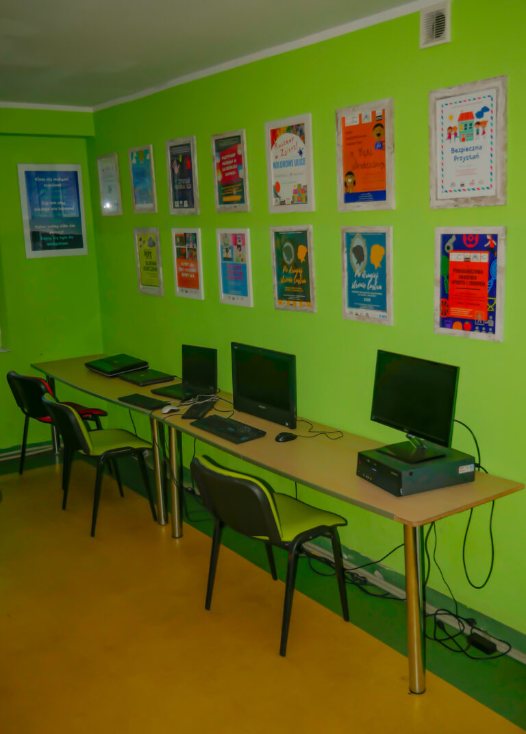 Fundacja Arka Świetlica Środowiskowa Przystań - sala komputerowa